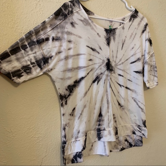 Cute Tie Dye top - Picture 2 of 4
